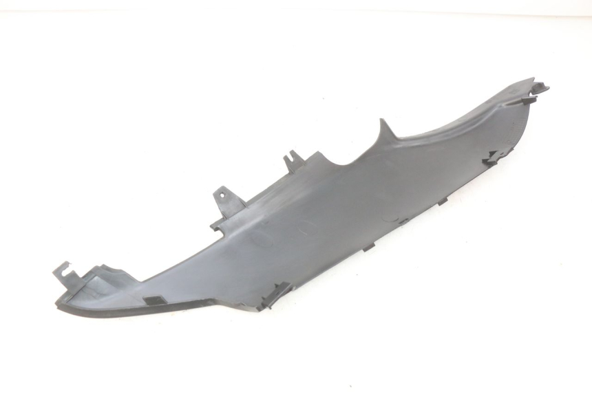 photo de PRAWA TYLNA LISTWA PROGOWA GILERA NEXUS 125 (2009 - 2013) - Zoom stanu zużycia