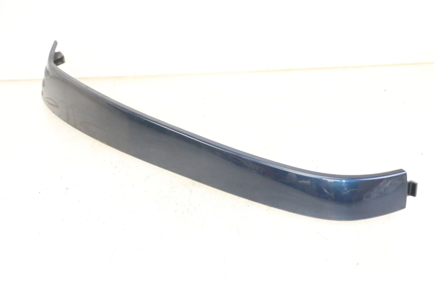 photo de PRAWA TYLNA LISTWA PROGOWA PIAGGIO VESPA LX 150 (2005 - 2013) - Punkty mocowania