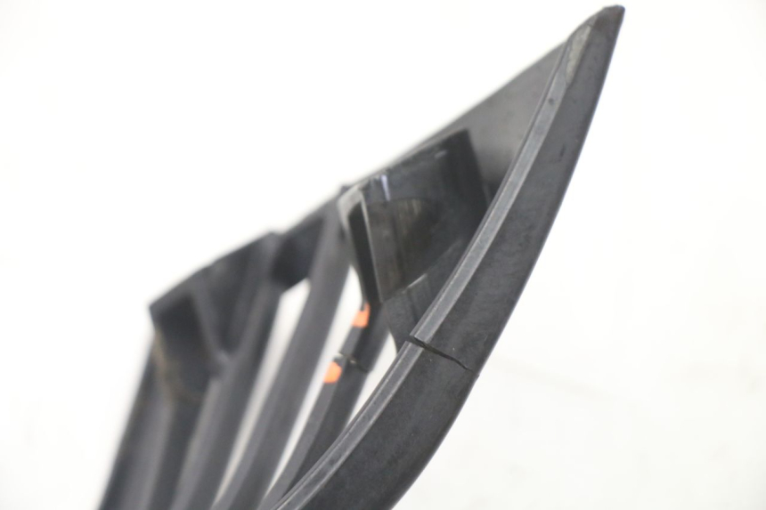 photo de PRAWA TYLNA LISTWA PROGOWA PIAGGIO VESPA LX 2T 50 (2005 - 2013) - Widok produktu