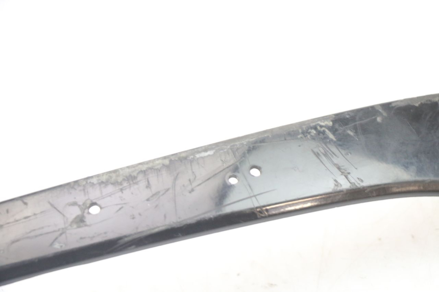 photo de PRAWA TYLNA LISTWA PROGOWA PIAGGIO VESPA LX 2T 50 (2005 - 2013) - Inny kąt widzenia