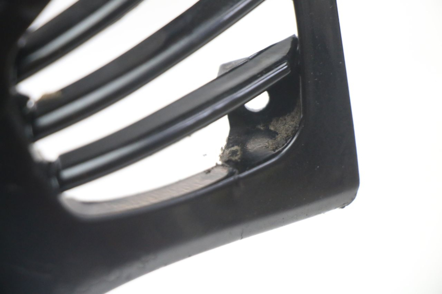 photo de PRAWA TYLNA LISTWA PROGOWA PIAGGIO VESPA LX 2T 50 (2005 - 2013) - Stan powierzchni