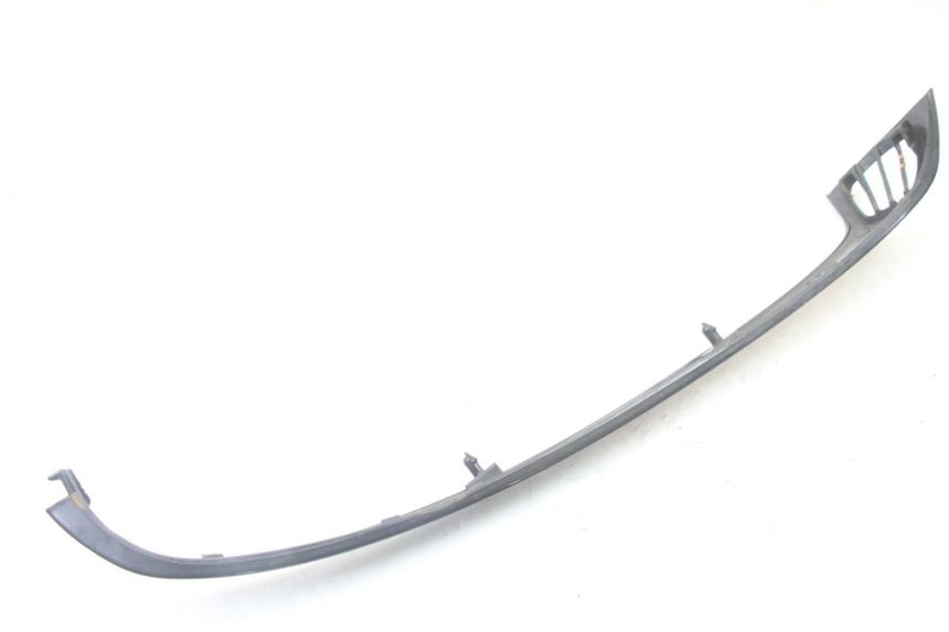 photo de PRAWA TYLNA LISTWA PROGOWA PIAGGIO VESPA LX 2T 50 (2005 - 2013) - Oznaczenia i referencje