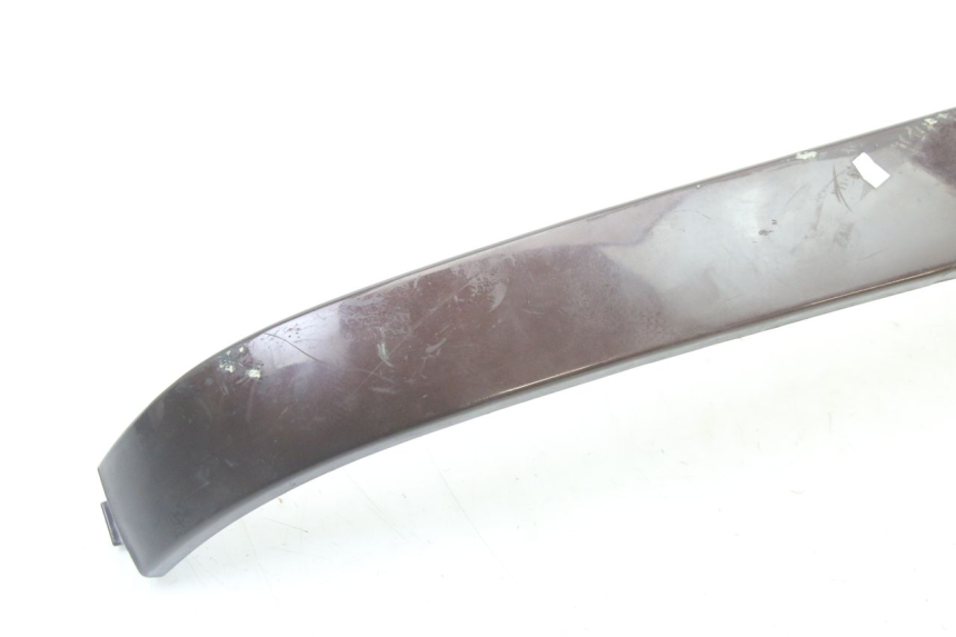 photo de PRAWA TYLNA LISTWA PROGOWA PIAGGIO VESPA LX IE 125 (2010 - 2012) - Zoom stanu zużycia