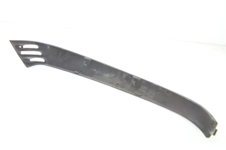 photo de PRAWA TYLNA LISTWA PROGOWA PIAGGIO VESPA LX IE 125 (2010 - 2012) - Punkty mocowania