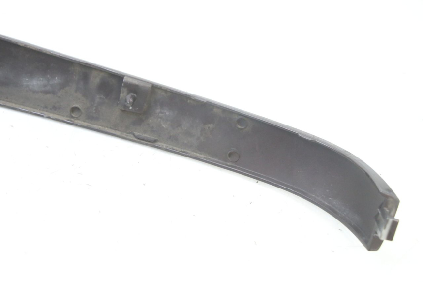 photo de PRAWA TYLNA LISTWA PROGOWA PIAGGIO VESPA LX IE 125 (2010 - 2012) - Oznaczenia i referencje