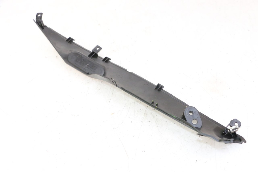 photo de PRAWA TYLNA LISTWA PROGOWA GILERA RUNNER SP 50 (2009 - 2017) - Szczegół części