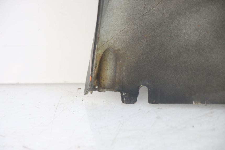 photo de PRAWA TYLNA LISTWA PROGOWA PEUGEOT SPEEDFIGHT 4 4T 50 (2015 - 2020) - Szczegół części