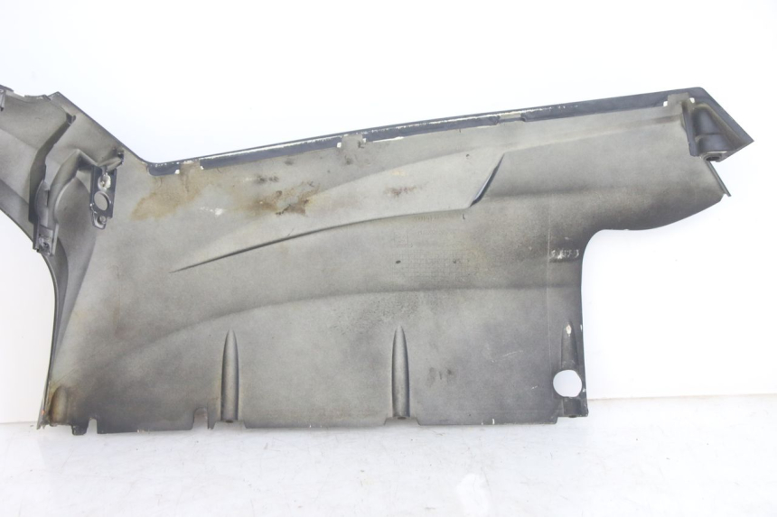 photo de PRAWA TYLNA LISTWA PROGOWA PEUGEOT SPEEDFIGHT 4 4T 50 (2015 - 2020) - Zoom stanu zużycia