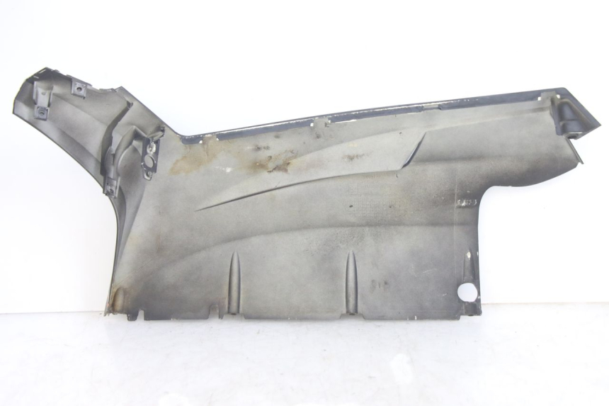 photo de PRAWA TYLNA LISTWA PROGOWA PEUGEOT SPEEDFIGHT 4 4T 50 (2015 - 2020) - Zbliżenie techniczne