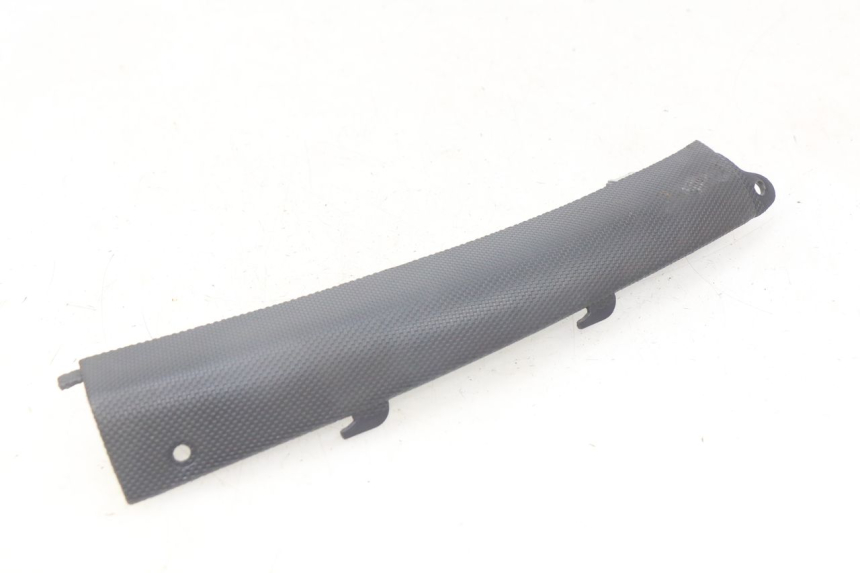 photo de PRAWA TYLNA LISTWA PROGOWA APRILIA SR LC 50 (1997 - 2004) - Widok główny