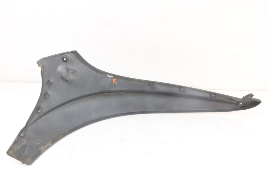 photo de PRAWA TYLNA LISTWA PROGOWA KYMCO SUPER 8 4T 50 (2018 - 2020) - Inny kąt widzenia