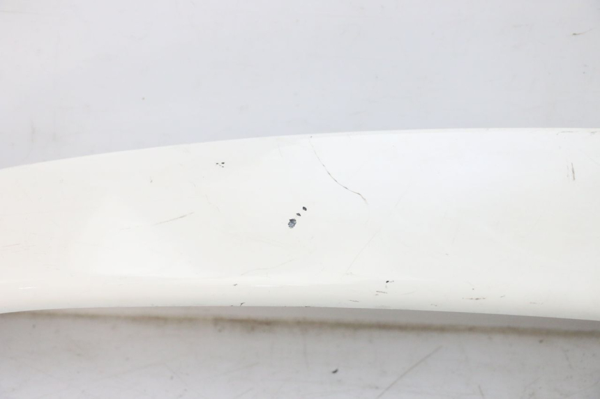 photo de PRAWA TYLNA LISTWA PROGOWA PIAGGIO VESPA GTS SUPER IE 125 (2009 - 2016) - Szczegóły charakterystyczne