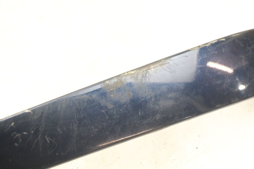 photo de PRAWA TYLNA LISTWA PROGOWA PIAGGIO VESPA LXV 125 (2006 - 2009) - Inny kąt widzenia