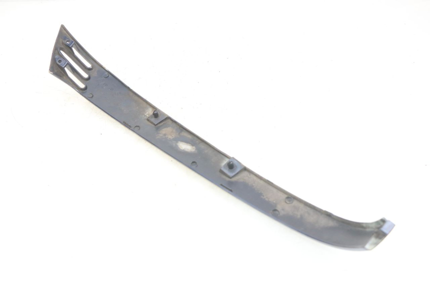 photo de PRAWA TYLNA LISTWA PROGOWA PIAGGIO VESPA LXV 125 (2006 - 2009) - Widok ogólny