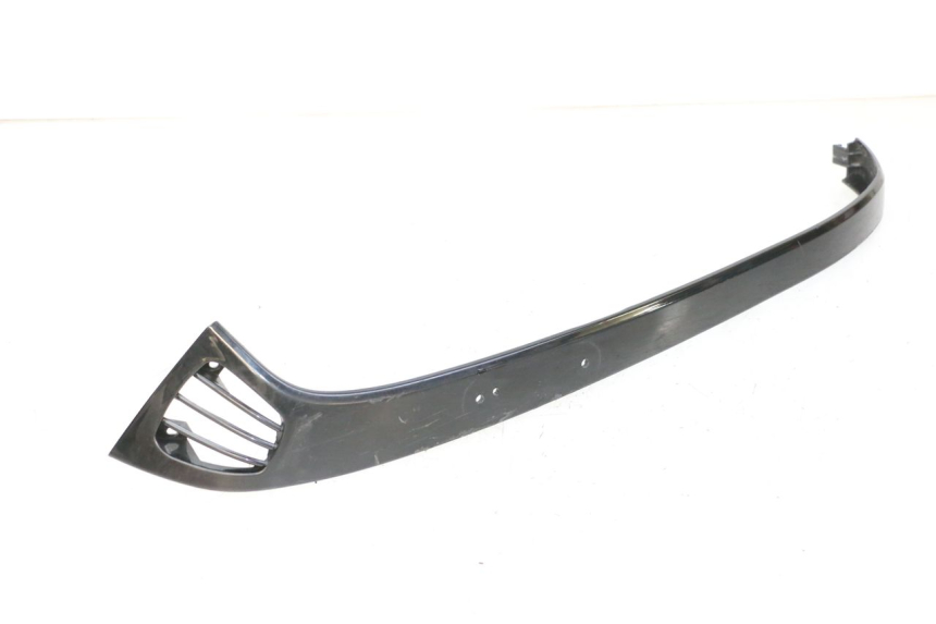 photo de PRAWA TYLNA LISTWA PROGOWA PIAGGIO VESPA S 2T 50 (2007 - 2014) - Widok główny