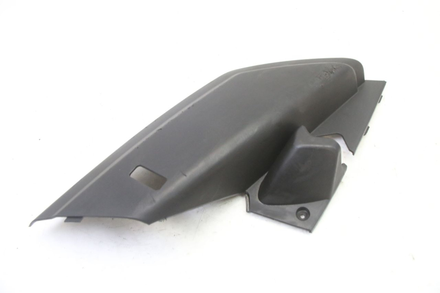 photo de PRAWA TYLNA LISTWA PROGOWA YAMAHA XMAX X-MAX 125 (2006 - 2009) - Zoom stanu zużycia