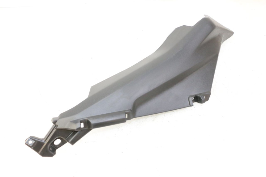 photo de PRAWA TYLNA LISTWA PROGOWA YAMAHA XMAX X-MAX 125 (2021 - 2025) - Widok ogólny