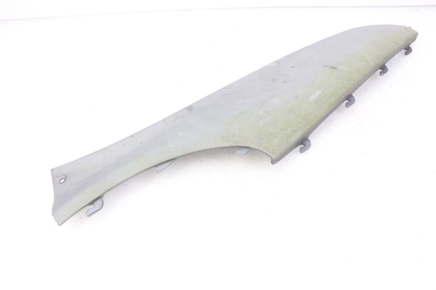 photo de PRAWA TYLNA LISTWA PROGOWA PIAGGIO X9 EVOLUTION 125 (2003 - 2007) - Szczegół części