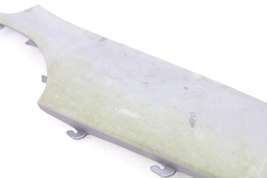 photo de PRAWA TYLNA LISTWA PROGOWA PIAGGIO X9 EVOLUTION 125 (2003 - 2007) - Zoom stanu zużycia