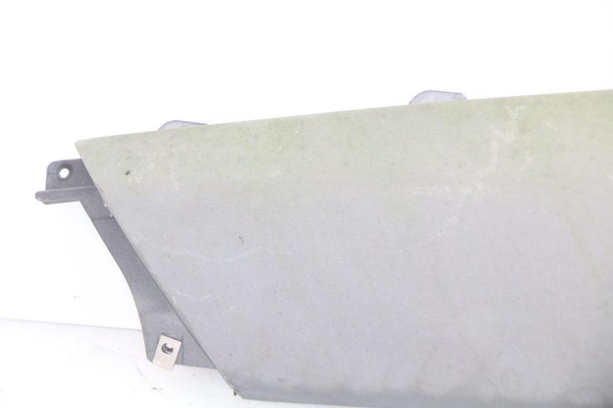 photo de PRAWA TYLNA LISTWA PROGOWA PIAGGIO X9 EVOLUTION 125 (2003 - 2007) - Stan powierzchni