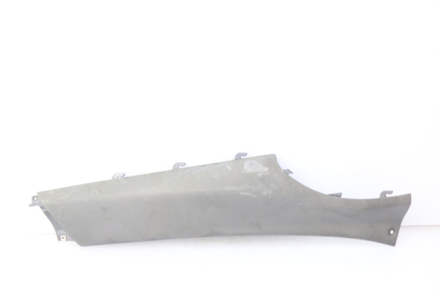 photo de PRAWA TYLNA LISTWA PROGOWA PIAGGIO X9 EVOLUTION 125 (2003 - 2007) - Widok główny