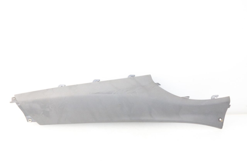 photo de PRAWA TYLNA LISTWA PROGOWA PIAGGIO X9 125 (2000 - 2003) - Widok główny