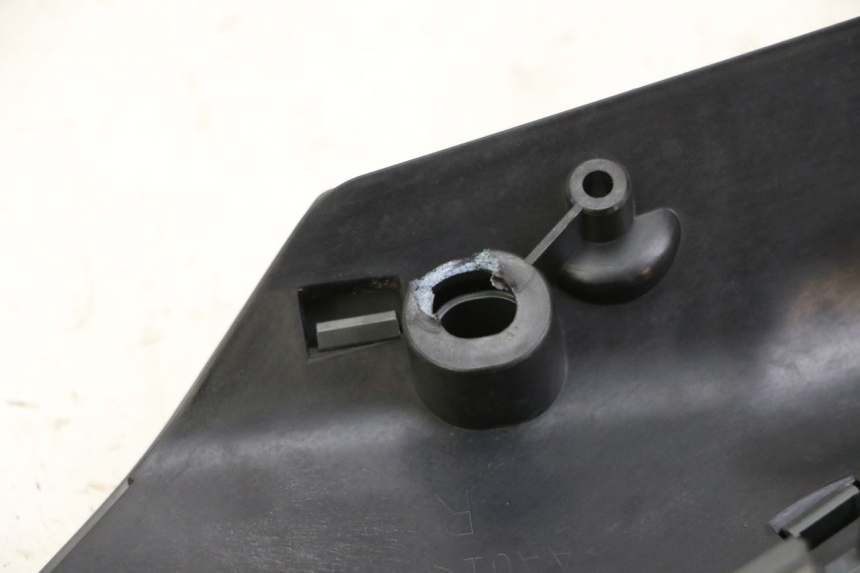 photo de PRAWA TYLNA LISTWA PROGOWA SEGWAY NINEBOT ZT3 PRO 1 - Szczegół części