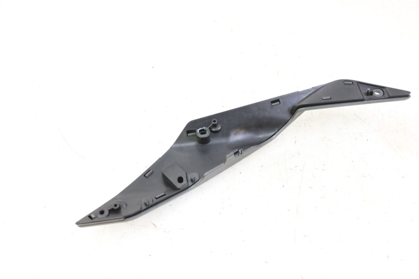 photo de PRAWA TYLNA LISTWA PROGOWA SEGWAY NINEBOT ZT3 PRO 1 - Zoom stanu zużycia