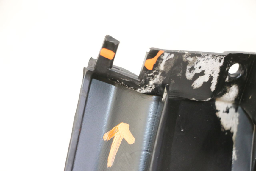 photo de TYLNY LEWY PROG PIAGGIO MP3 LT 400 (2007 - 2012) - Zoom stanu zużycia