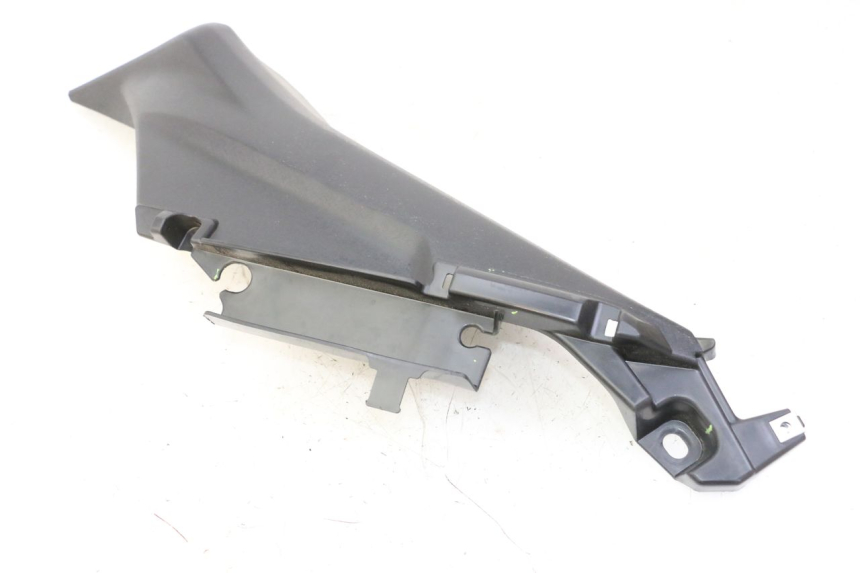 photo de TYLNY LEWY PROG YAMAHA XMAX X-MAX 125 (2021 - 2025) - Zbliżenie techniczne