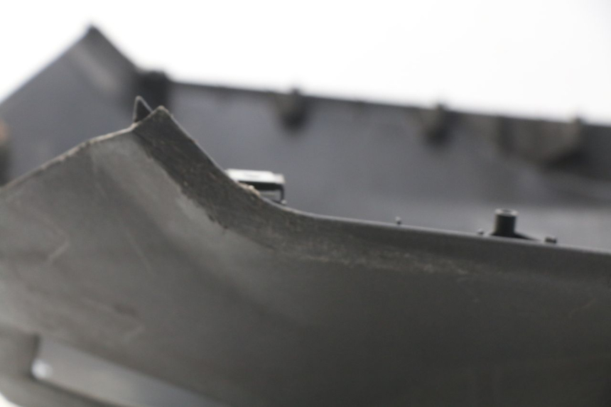 photo de progi boczne APRILIA ATLANTIC 125 (2003 - 2009) - Zbliżenie techniczne