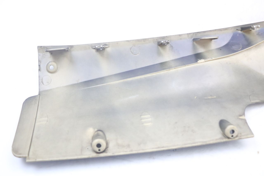 photo de PRAWA LISTWA PROGOWA QUADRO 3D S 350 (2013 - 2018) - Stan powierzchni