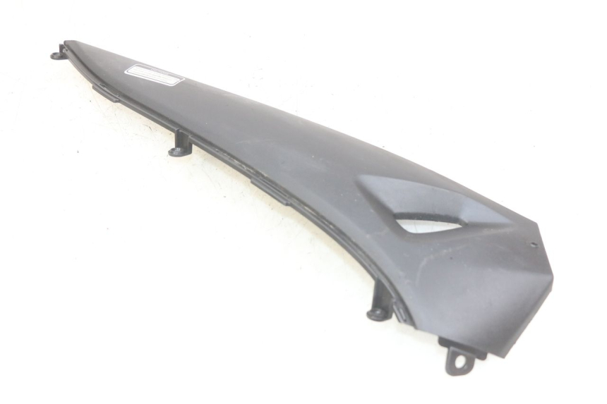 photo de PRAWA LISTWA BOCZNA KYMCO AGILITY 16+ 4T 50 (2018 - 2023) - Punkty mocowania