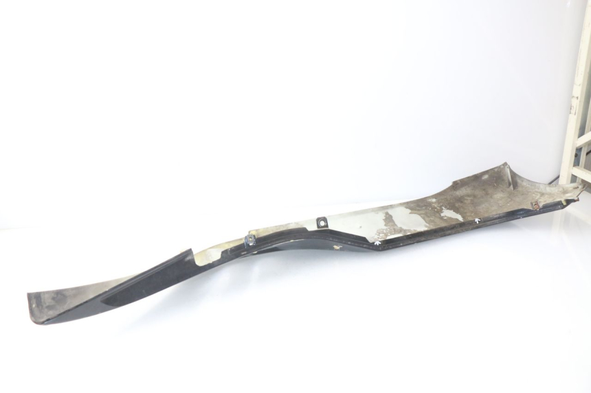 photo de PRAWA LISTWA PROGOWA JONWAY AZTRAL 125 (2008 - 2017) - Szczegóły charakterystyczne