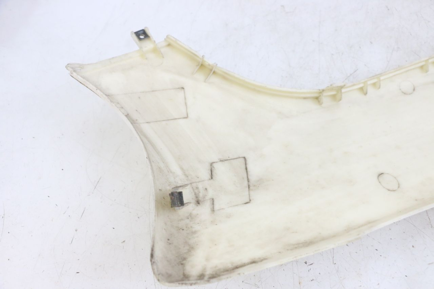 photo de PRAWA LISTWA PROGOWA JONWAY AZTRAL 125 (2008 - 2017) - Zbliżenie techniczne