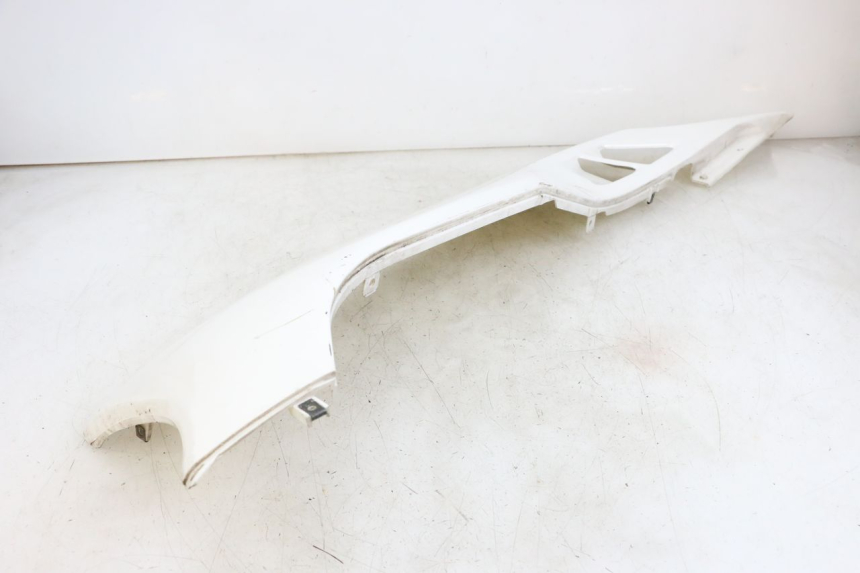 photo de PRAWA LISTWA PROGOWA JONWAY AZTRAL 125 (2008 - 2017) - Punkty mocowania