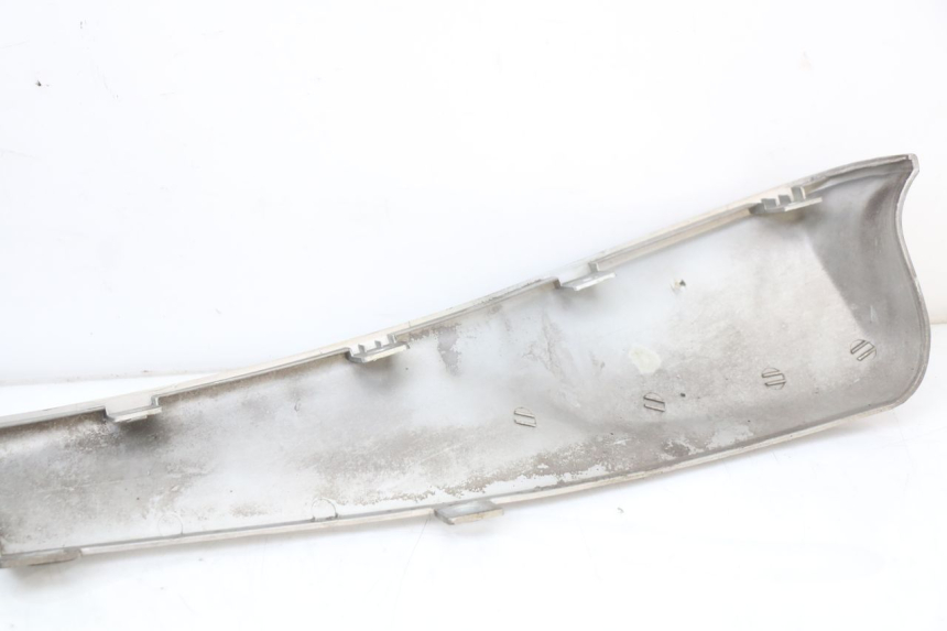 photo de PRAWA LISTWA PROGOWA BMW C1 125 (2000 - 2003) - Stan powierzchni