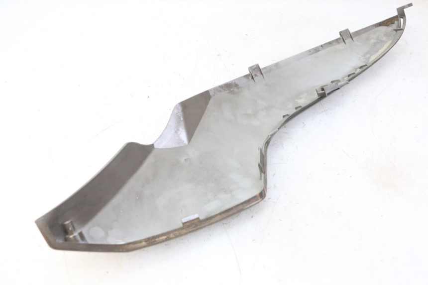 photo de PRAWA LISTWA BOCZNA KYMCO DINK STREET 125 (2009 - 2014) - Zbliżenie techniczne