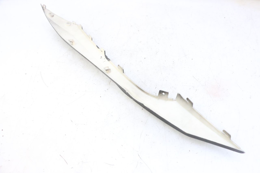 photo de PRAWA LISTWA BOCZNA JM MOTORS EVOLIS 4T 50 (2018 - 2022) - Zoom stanu zużycia