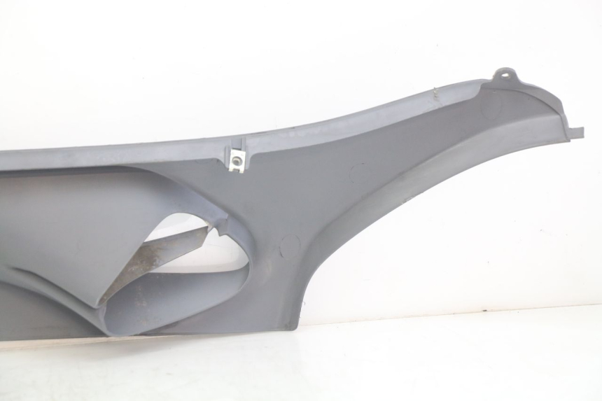 photo de PRAWA LISTWA BOCZNA HONDA FES PANTHEON 2T 125 (1998 - 2002) - Zoom stanu zużycia