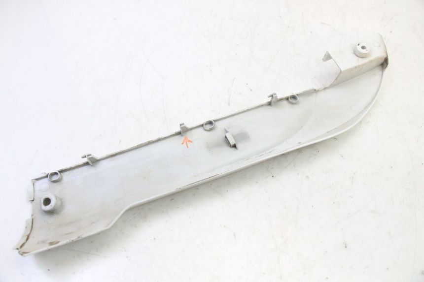 photo de PRAWA LISTWA BOCZNA SYM FIDDLE 3 III 125 (2014 - 2020) - Stan powierzchni