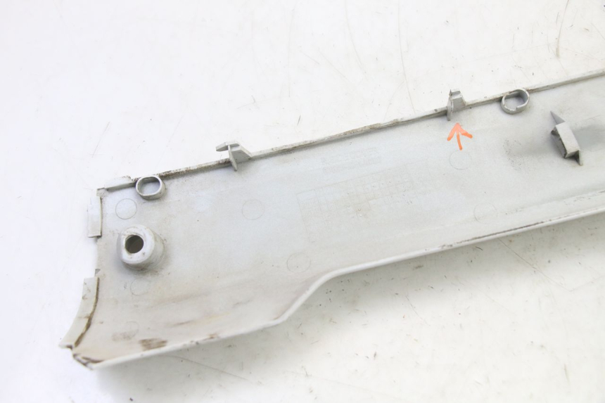 photo de PRAWA LISTWA BOCZNA SYM FIDDLE 3 III 125 (2014 - 2020) - Część sprawdzona