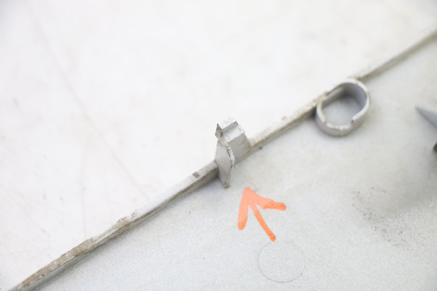 photo de PRAWA LISTWA BOCZNA SYM FIDDLE 3 III 125 (2014 - 2020) - Oznaczenia i referencje