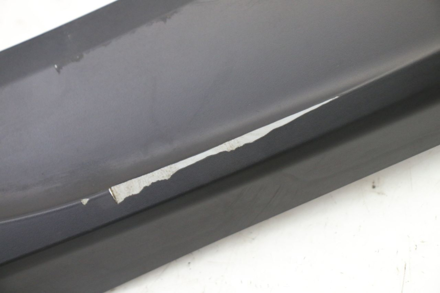 photo de PRAWA LISTWA PROGOWA SYM FIDDLE 3 III 50 (2014 - 2020) - Inny kąt widzenia