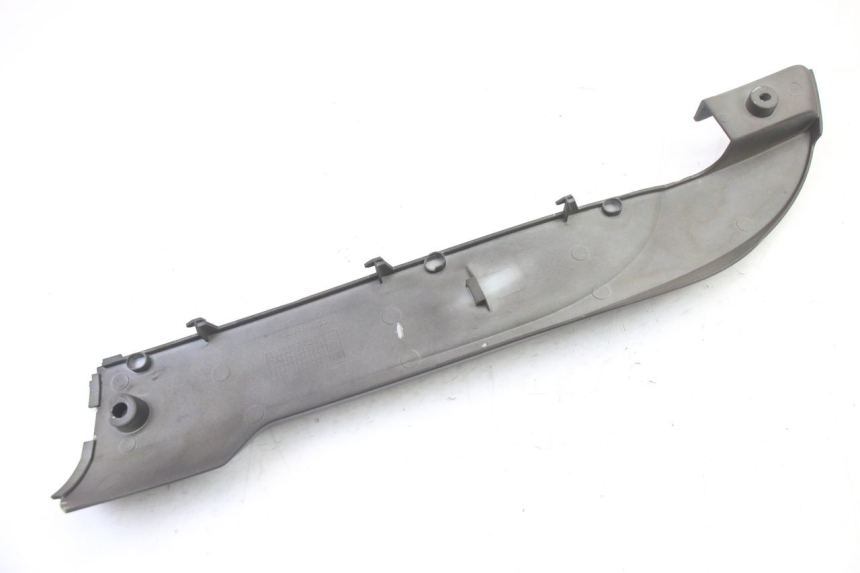 photo de PRAWA LISTWA PROGOWA SYM FIDDLE 3 III 50 (2014 - 2020) - Punkty mocowania