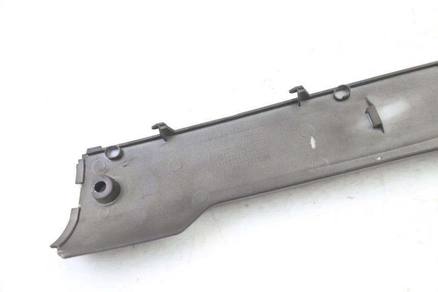 photo de PRAWA LISTWA PROGOWA SYM FIDDLE 3 III 50 (2014 - 2020) - Stan powierzchni