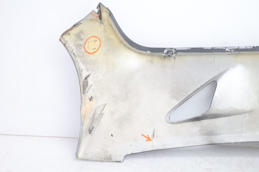 photo de PRAWA LISTWA BOCZNA HONDA FJS SILVER WING SILVERWING 400 (2005 - 2008) - Oznaczenia i referencje