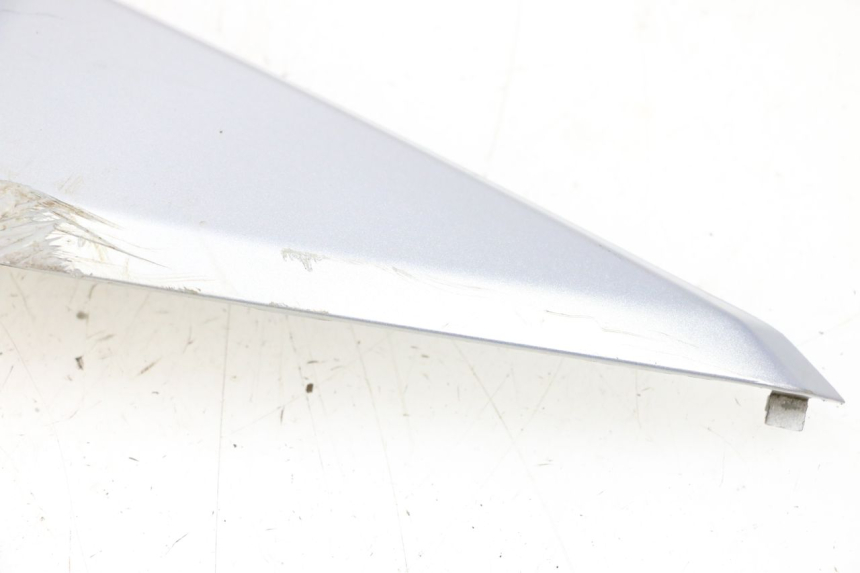 photo de PRAWA LISTWA PROGOWA MBK FLAME X 125 (2007 - 2016) - Widok z bliska