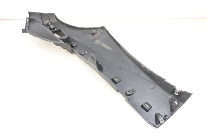 photo de PRAWA LISTWA PROGOWA PIAGGIO FLY 4T 50 (2013 - 2017) - Zoom stanu zużycia