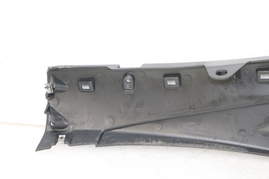 photo de PRAWA LISTWA PROGOWA PIAGGIO FLY 4T 50 (2013 - 2017) - Widok ogólny